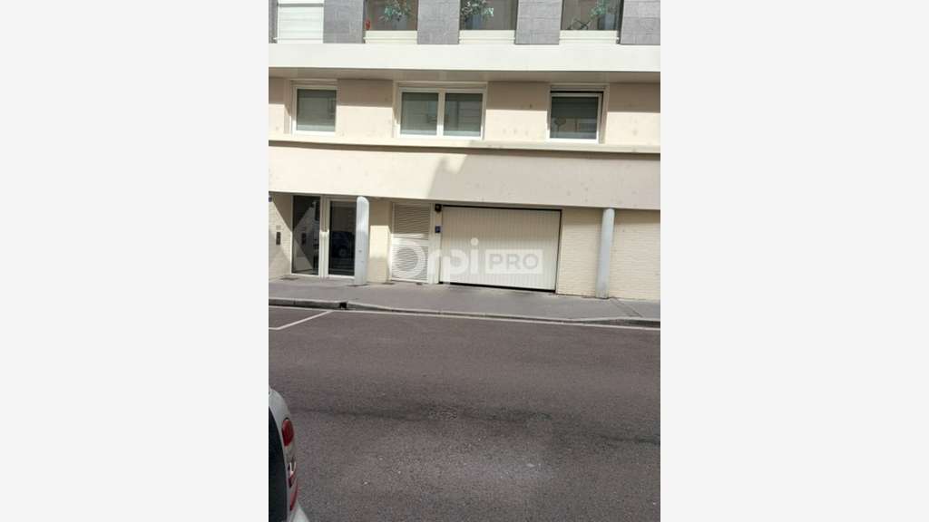 Emplacement de parking à vendre à Reims