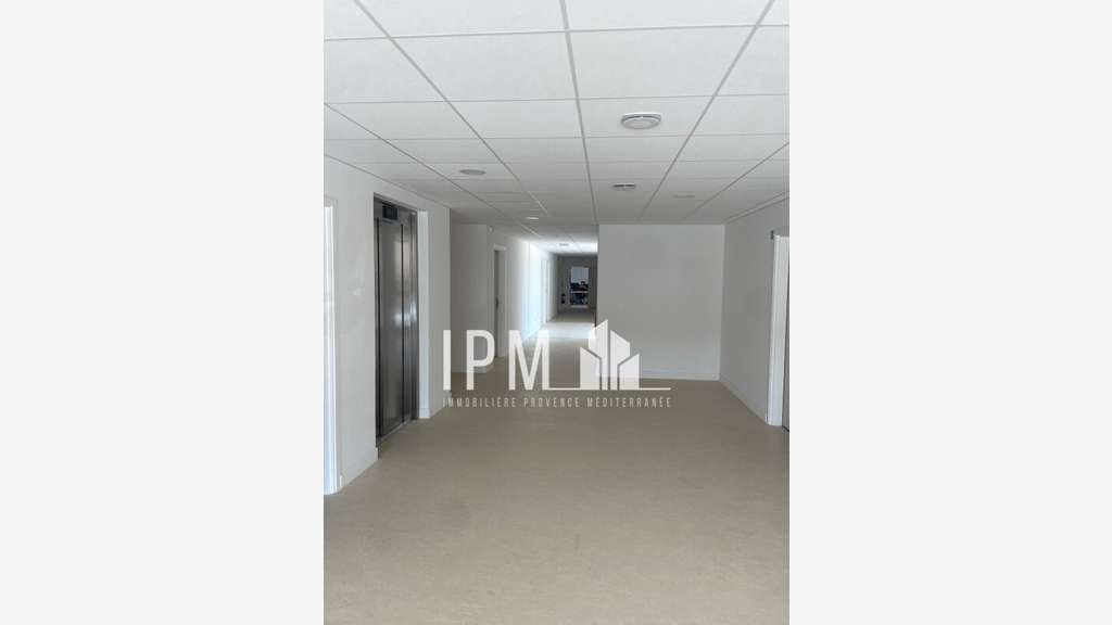 Vente bureaux 413m² R+2 loué à Gardanne