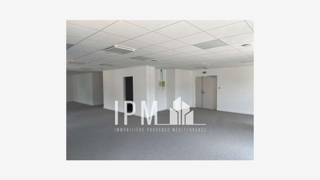 Vente bureaux 413m² R+2 loué à Gardanne