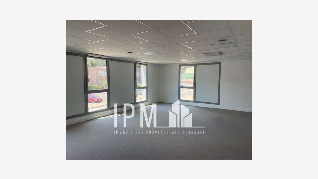 Vente bureaux 413m² R+2 loué à Gardanne