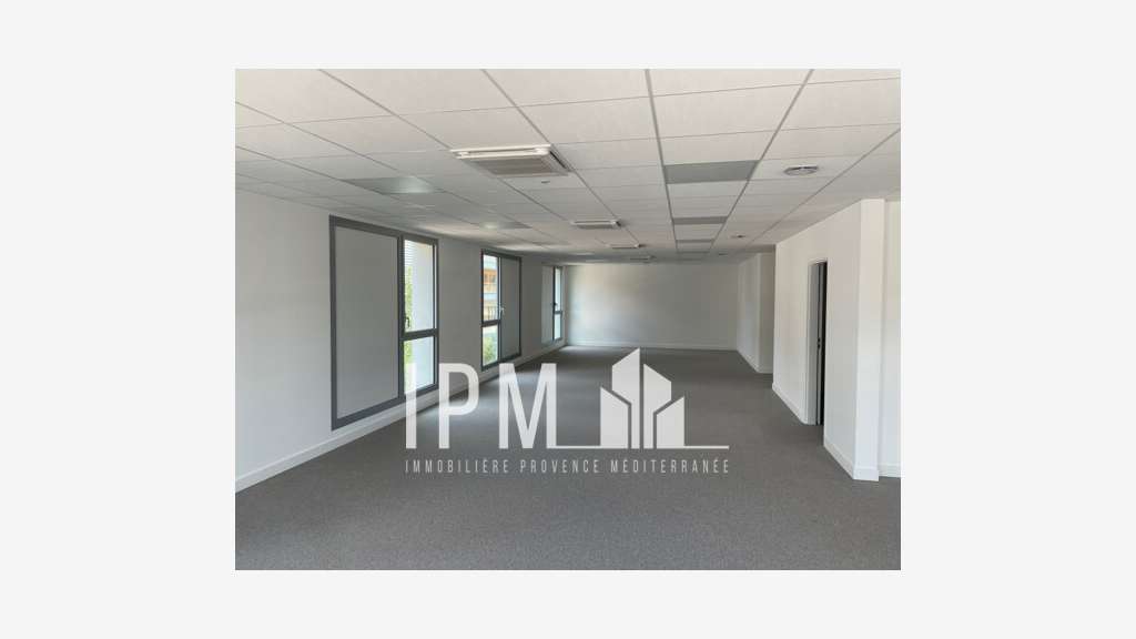 Vente bureaux 413m² R+2 loué à Gardanne