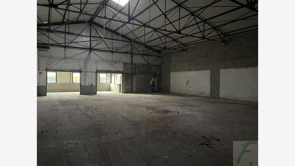 Vente local d'activité 301m² proche Crolles Froges