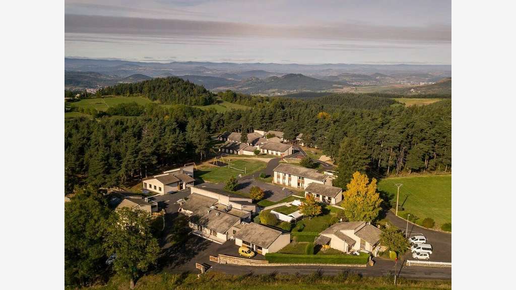 AV ancien centre de vacances 3005m² Haute-Loire