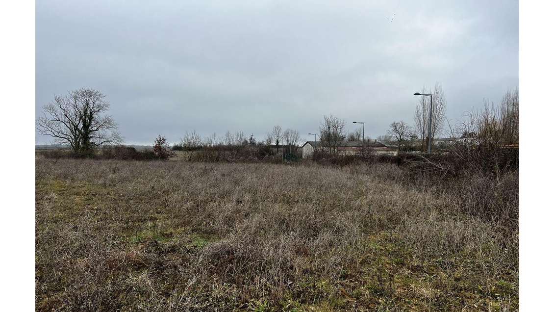 Vente terrain industriel 5878m² à Chevry-Cossigny