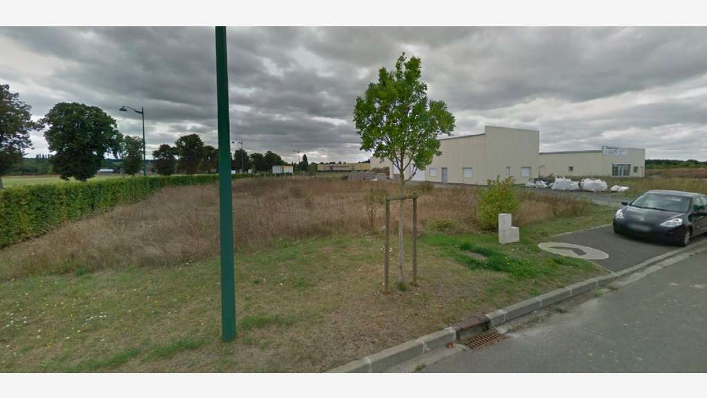 À vendre Terrain industriel de 1200m² à Faverolles