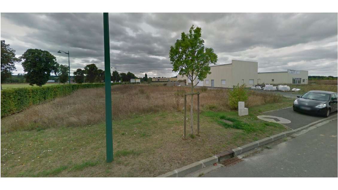 À vendre Terrain industriel de 1200m² à Faverolles