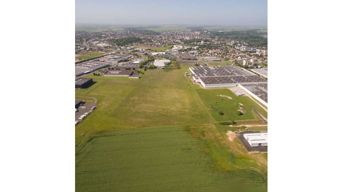 Vente terrain industriel 6 ha proximité Bourges