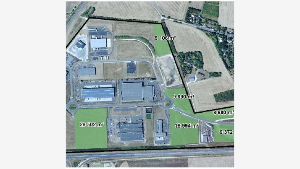 Terrain 9106m² à vendre, à Bourges sortie A71