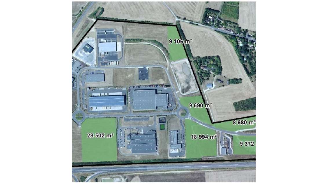 Terrain 9106m² à vendre, à Bourges sortie A71