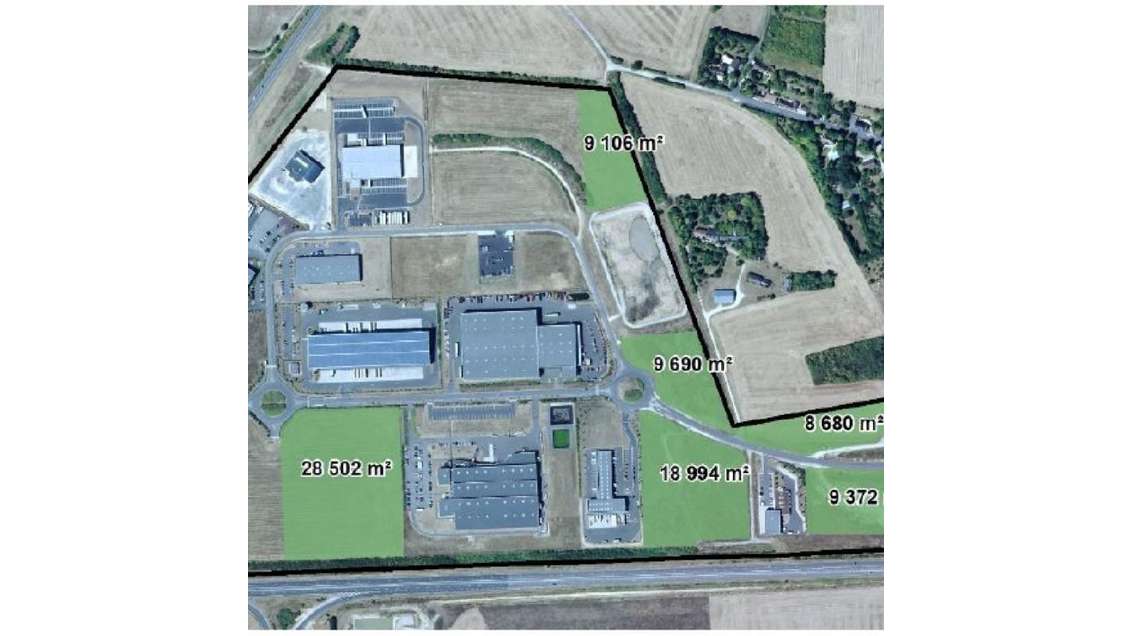 Terrain 9106m² à vendre, à Bourges sortie A71