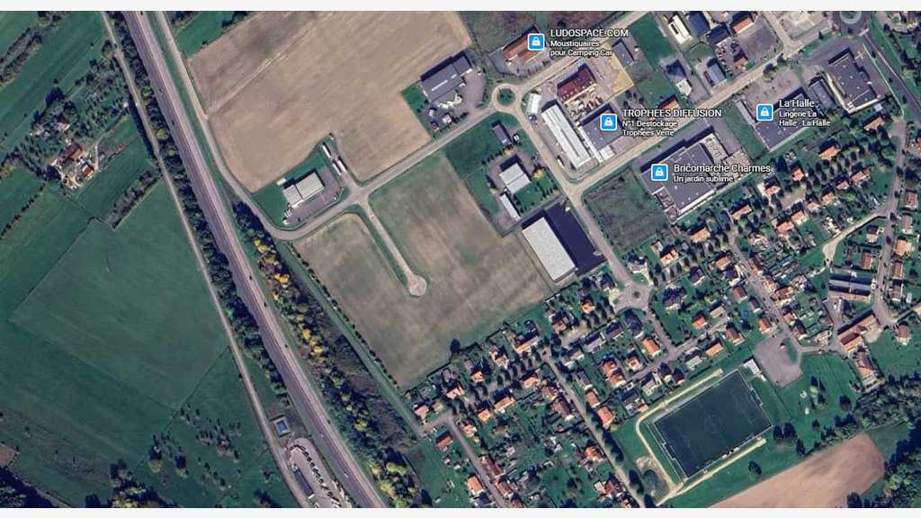 AV terrain industriel de 8 ha divisible à Charmes