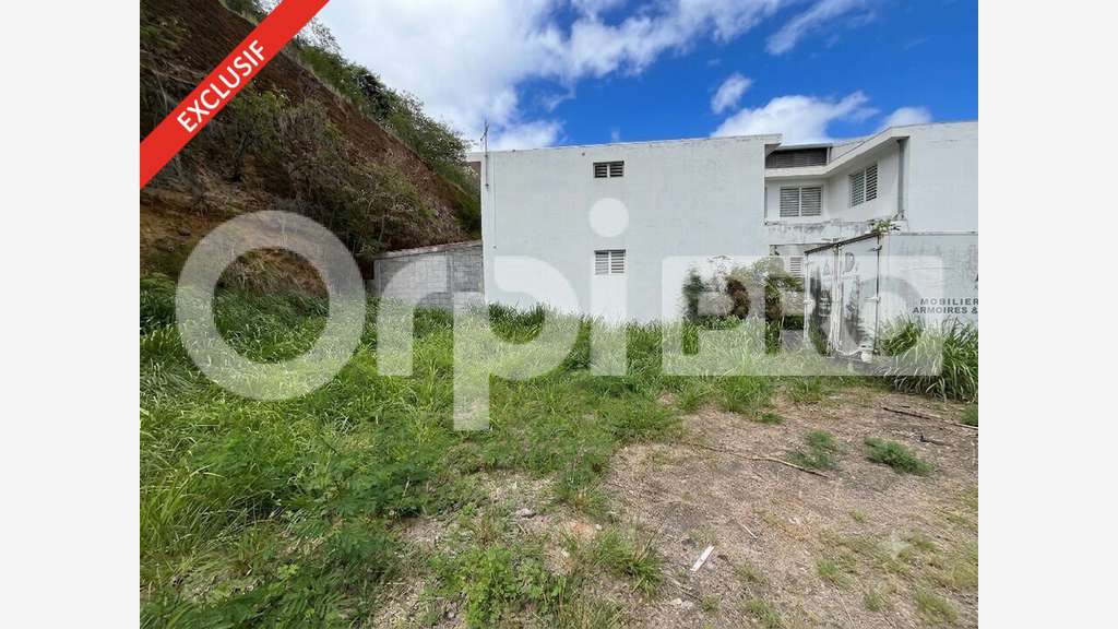 Terrain de 659m² à vendre en ZAC Basse-Terre
