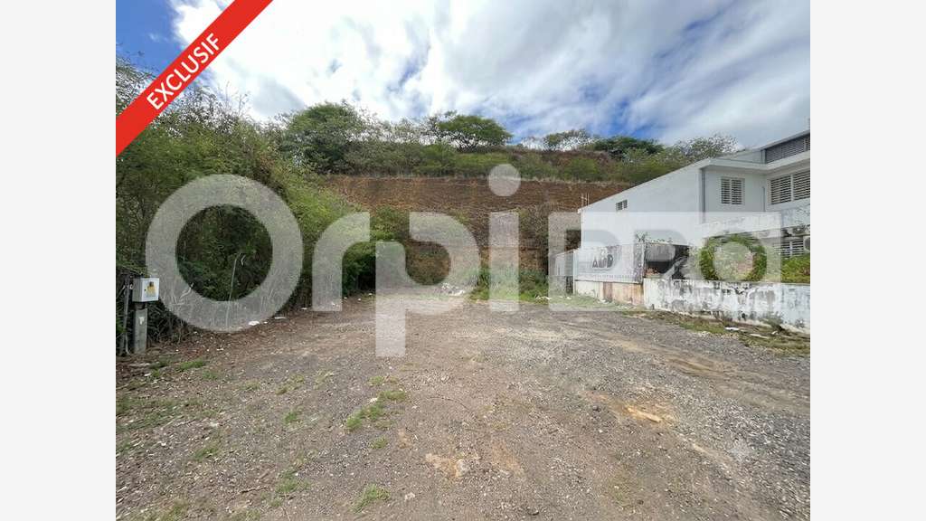 Terrain de 659m² à vendre en ZAC Basse-Terre