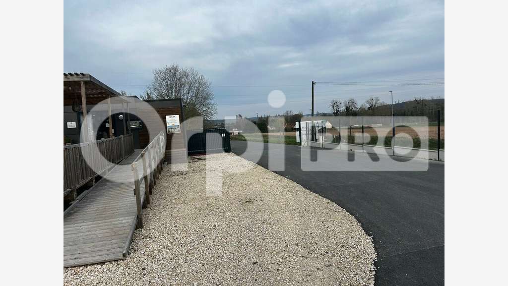 A vendre terrain 8400m² viabilisé à Beauvais Sud
