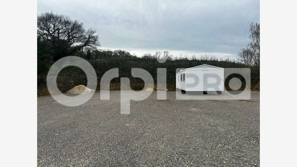 A vendre terrain 8400m² viabilisé à Beauvais Sud