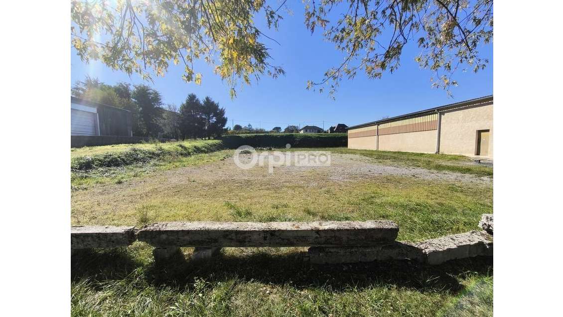 Vente terrain de 1454m² en zone artisanale à Brive