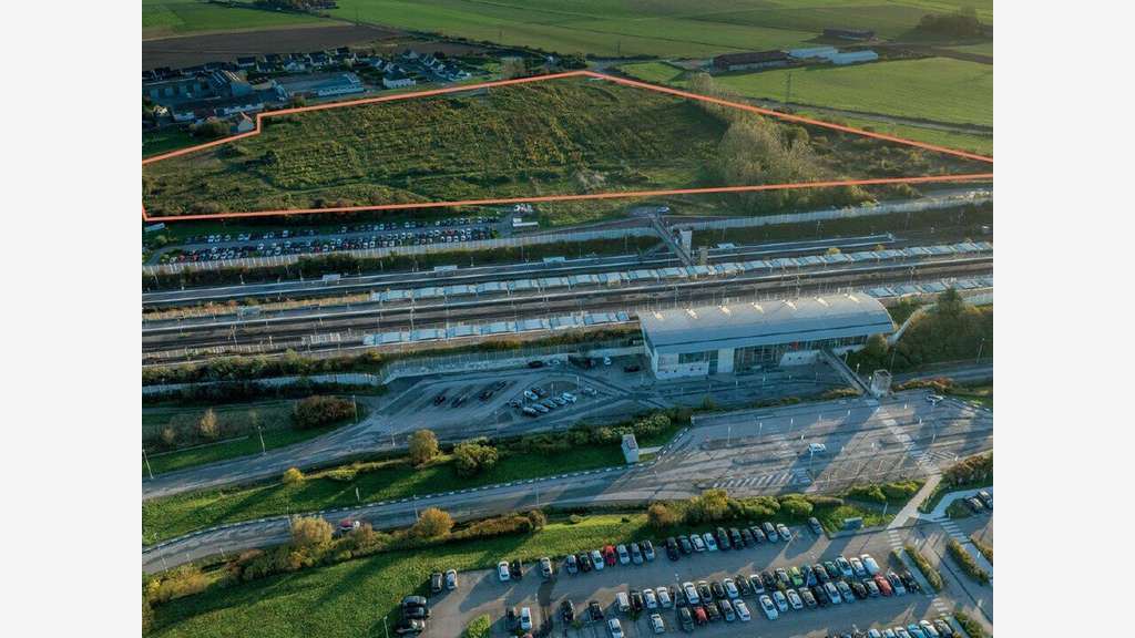 AV terrains viabilisés 1600 à 3800m² Calais gare