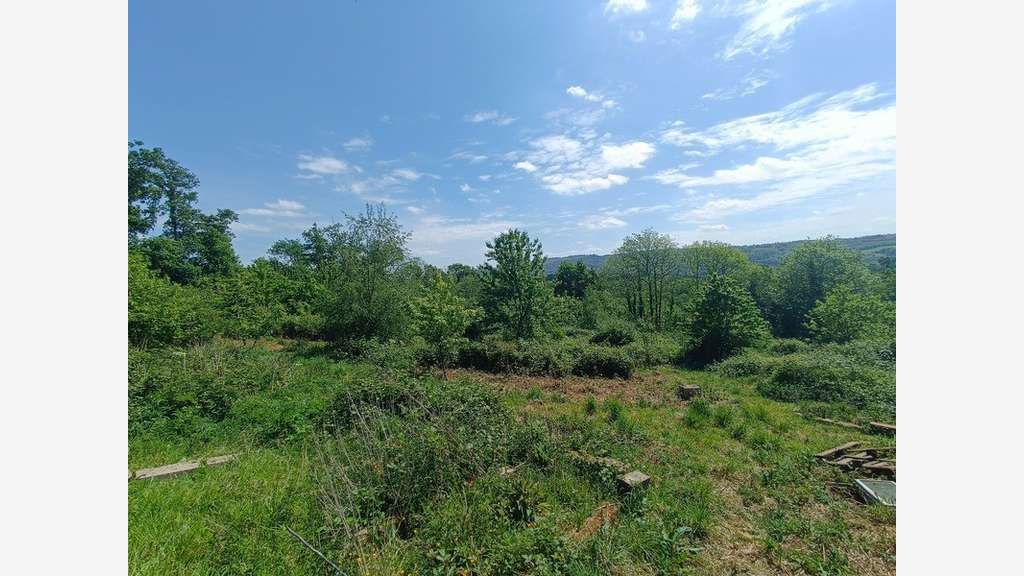 Terrain à vendre 7 578m² Châteauneuf du Faou (29)