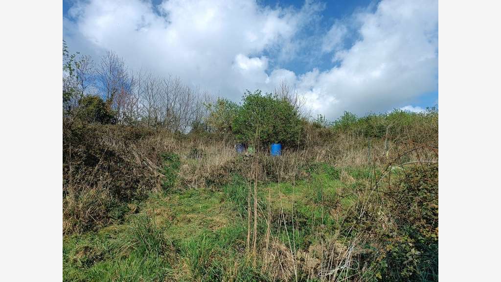 Terrain à vendre 7 578m² Châteauneuf du Faou (29)