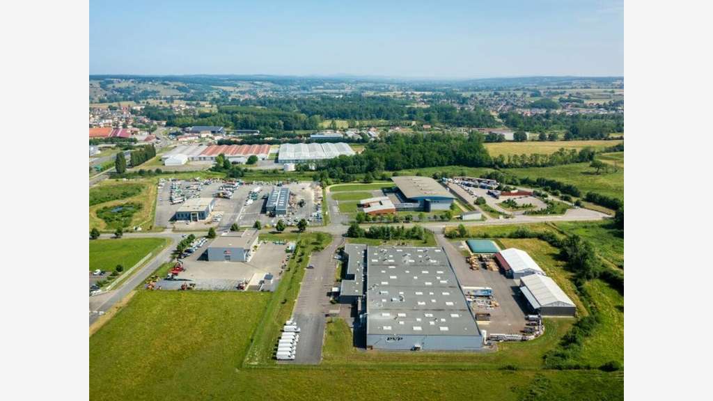Terrain artisanal 35 000m² à vendre à Digoin (71)