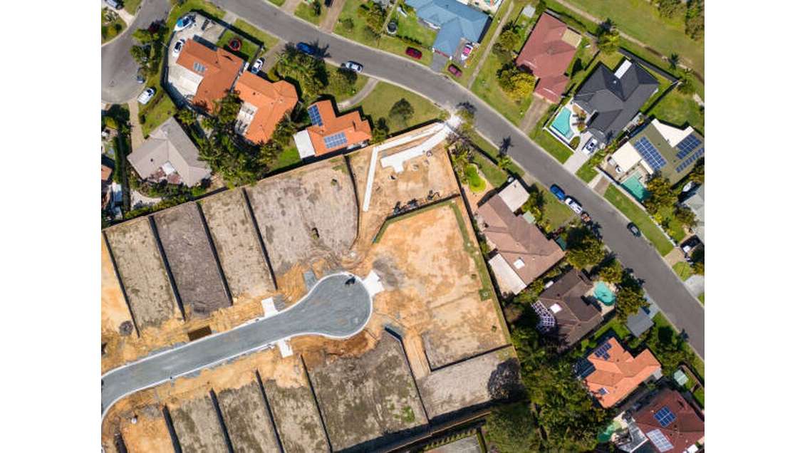 Terrain viabilisé industriel 6883m² à Locminé