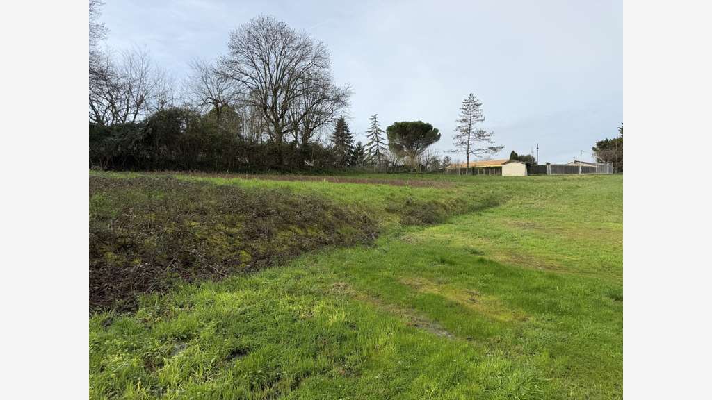 Vente terrain constructible 2155m² à Lugon
