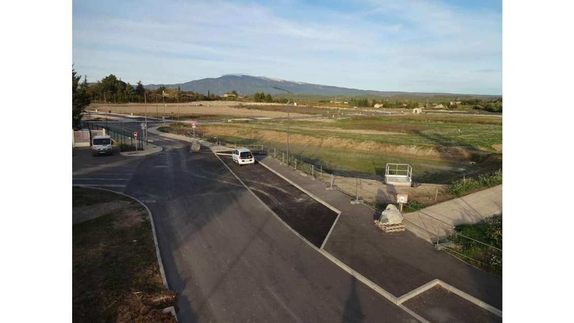 A vendre terrains industriels de 3400 et 7700m²