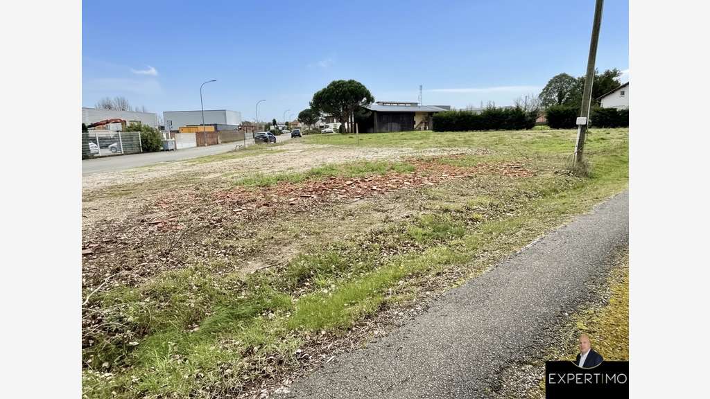 Terrain viabilisé 1815m² Zone d'activité Albasud