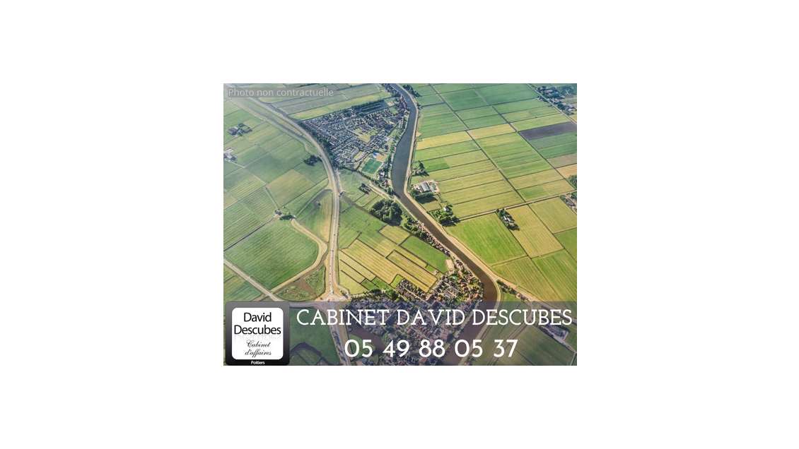 VIENNE (86). A vendre terrain nu de 18 000m² envir