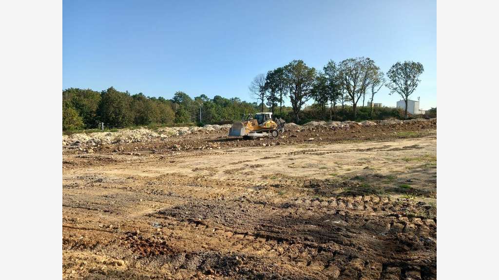 AV terrain indus 25000m² Questembert accès D775