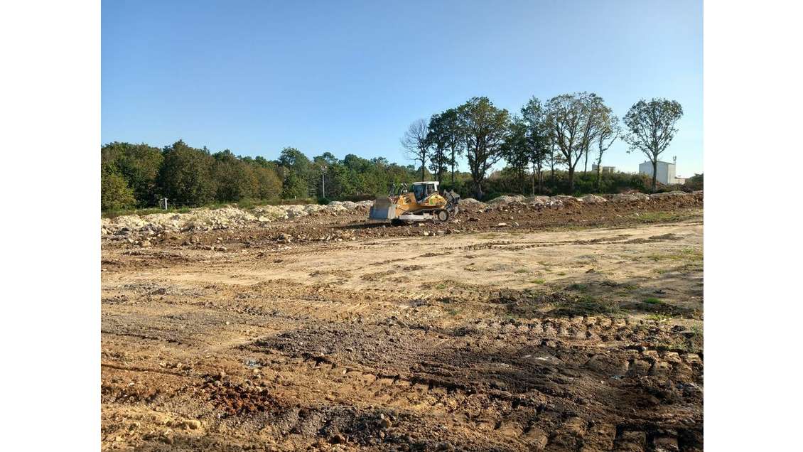 AV terrain indus 25000m² Questembert accès D775