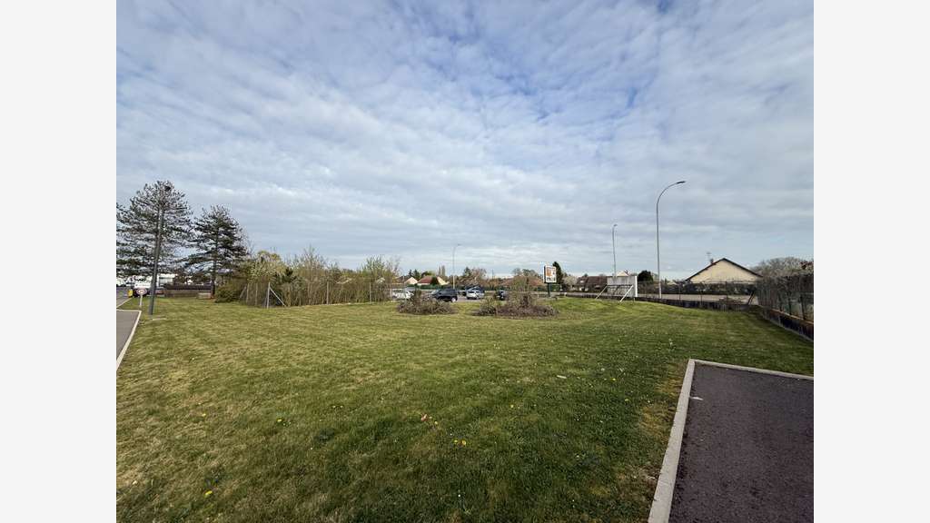 AV terrains sur axe passager agglo Troyes