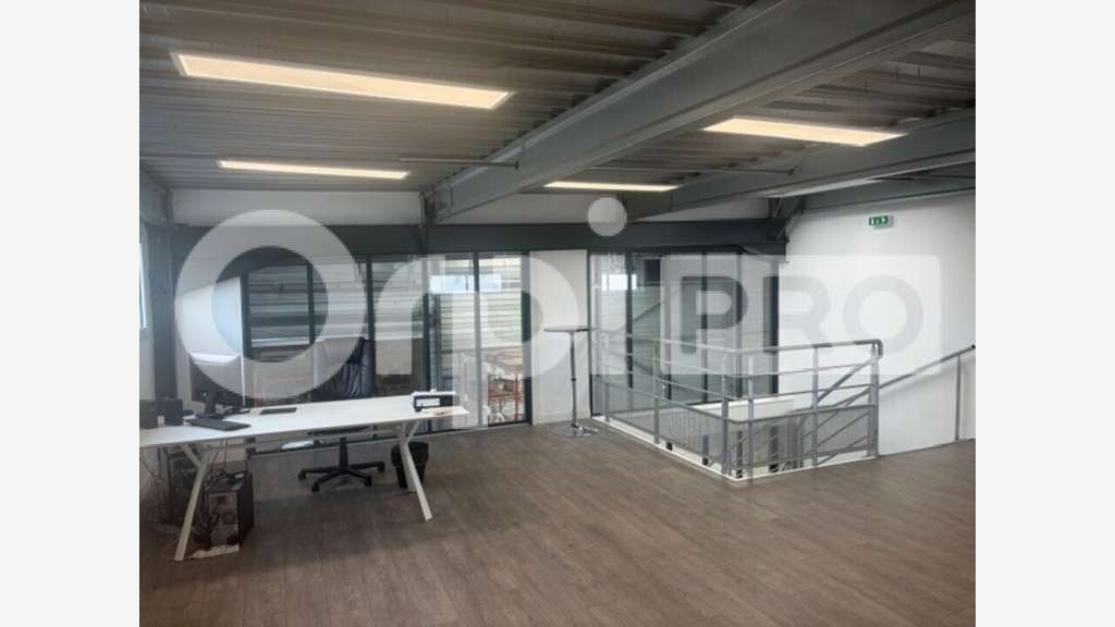 Local d'activité 590m² à louer ZA  La Rochelle