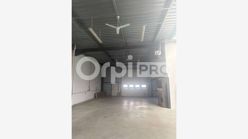 Local d'activité 590m² à louer ZA  La Rochelle