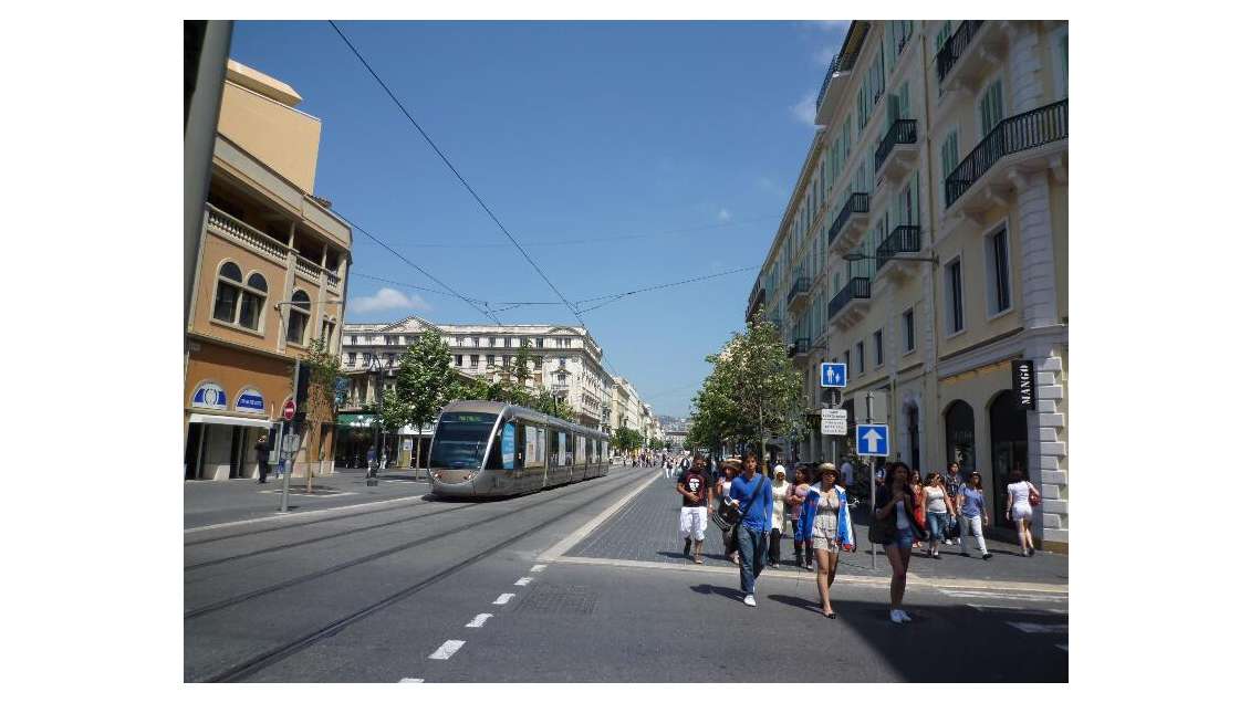 Cède empl exceptionnel 85m² av Jean medecin Nice