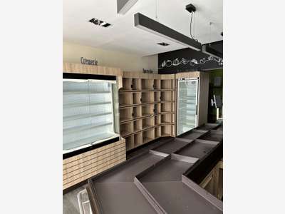 DAB local 80m² quartier commerçant Angers