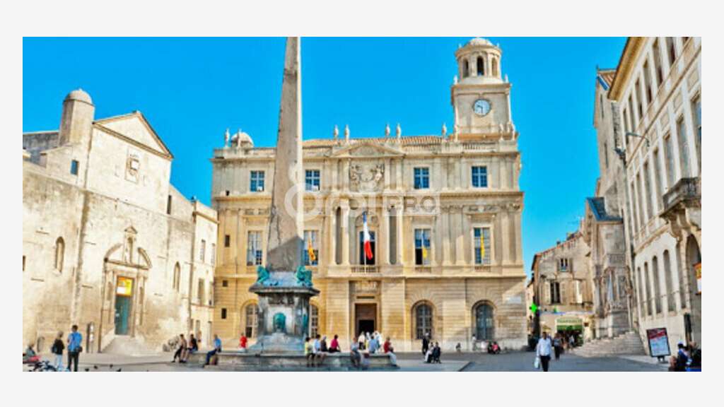 DAB local commercial 50m² empl N°1 à Arles centre