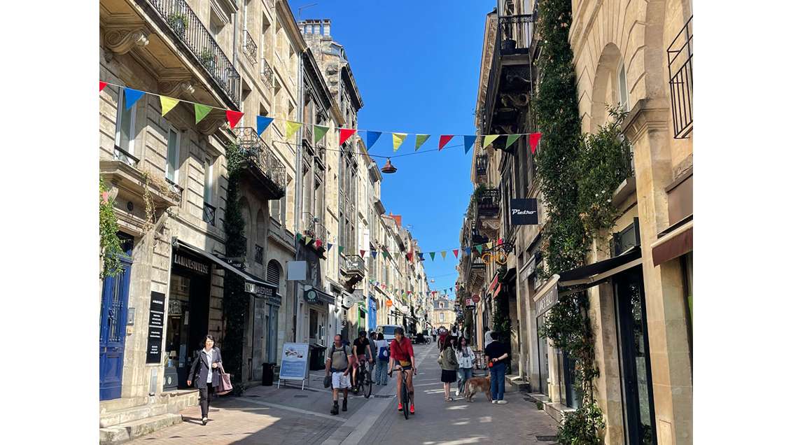 DAB local commercial 38m² parfait état à Bordeaux