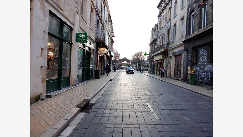 Bail à céder local 65m² à Bordeaux face Capucins