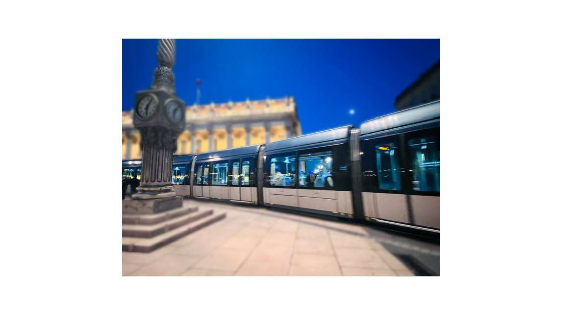 DAB boutique atypique d'angle 186m² à Bordeaux 