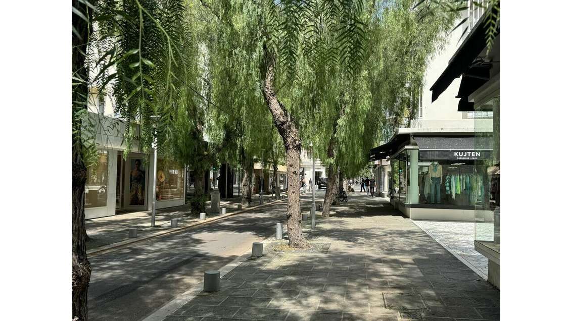 DAB magnifique local d'angle 72m² à Nice Carré Or