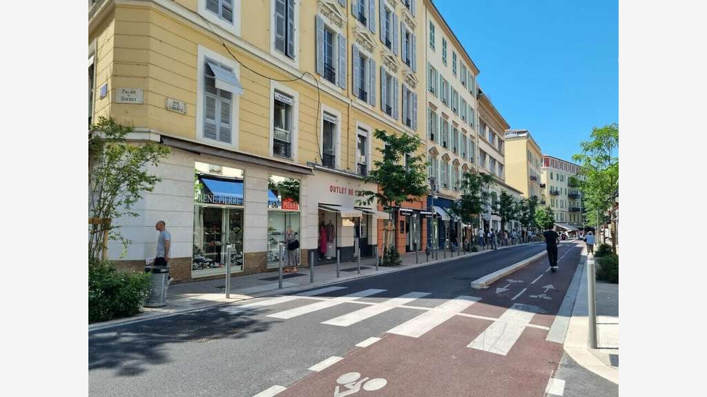 DAB magnifique magasin 160m² à Nice Carré d'Or