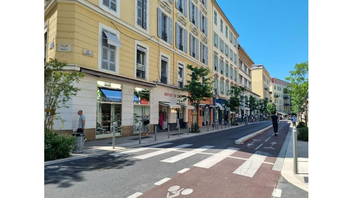 DAB magnifique magasin  160m² à Nice Carré d'Or