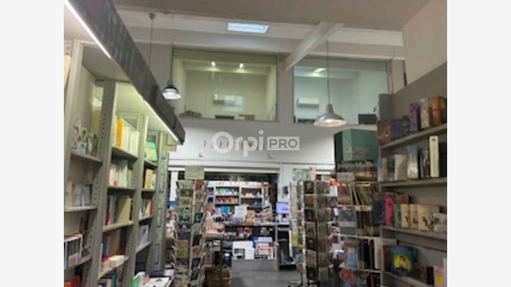 DAB magnifique local commercial à Antibes centre