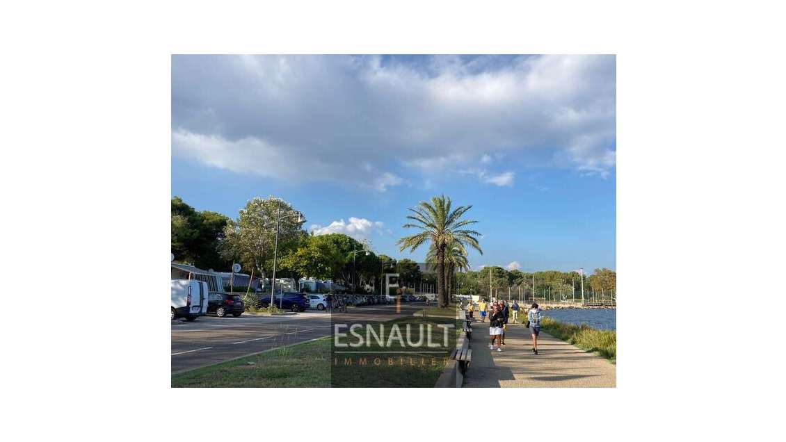 Cède DAB local commercial 35m² à Balaruc-les-Bains