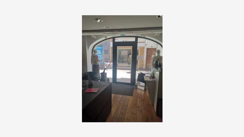 DAB boutique 45m² zone piétonne à Montélimar