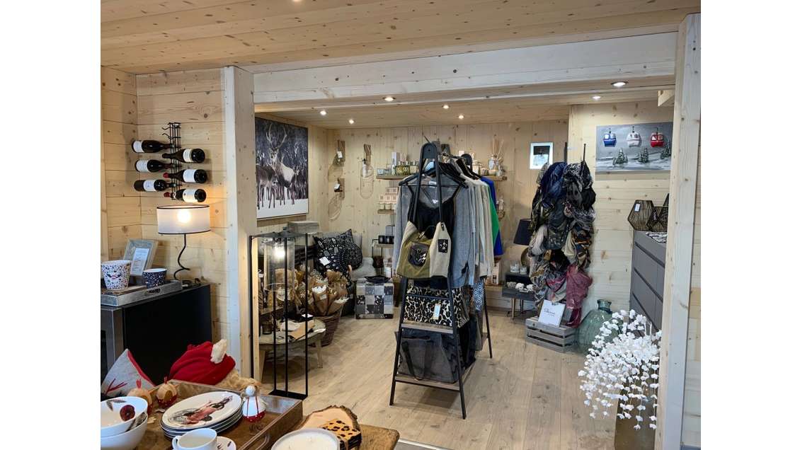 DAB local refait à neuf 72m² à Crest-Voland centre