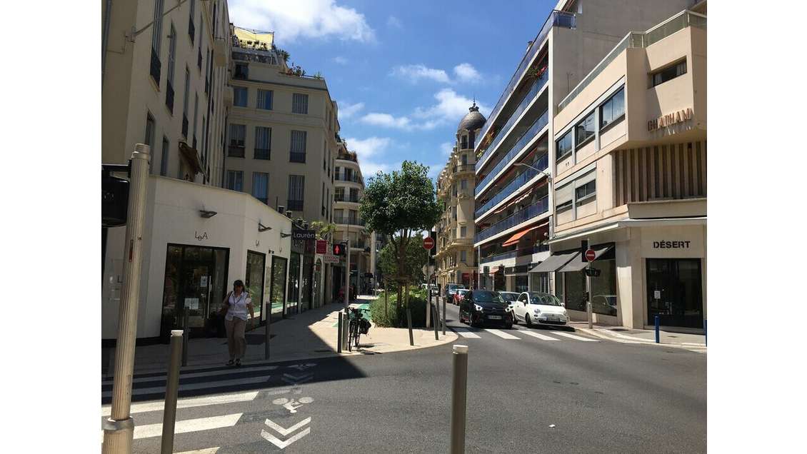 Cède droit d'entrée mitoyen 80m² Nice Carré d'Or