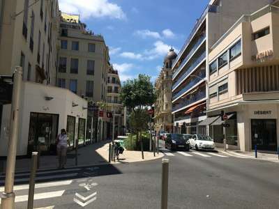Cède droit d'entrée mitoyen 80m² Nice Carré d'Or