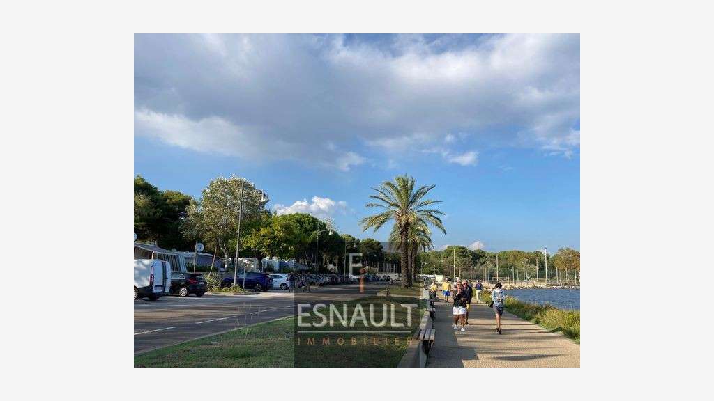 DAB local 45m² centre-ville Balaruc-les-Bains